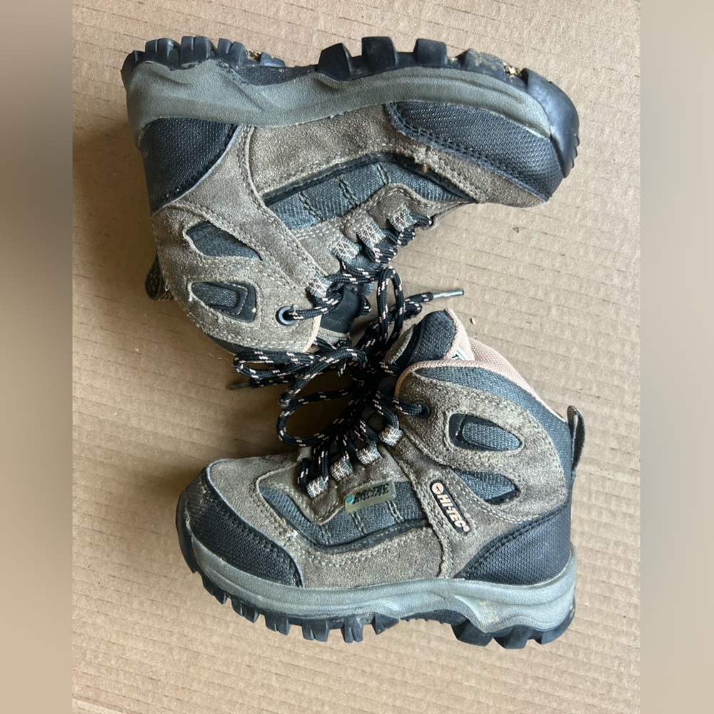 Hi-Tec Kids Hiking Boots - Black and Brown size 10